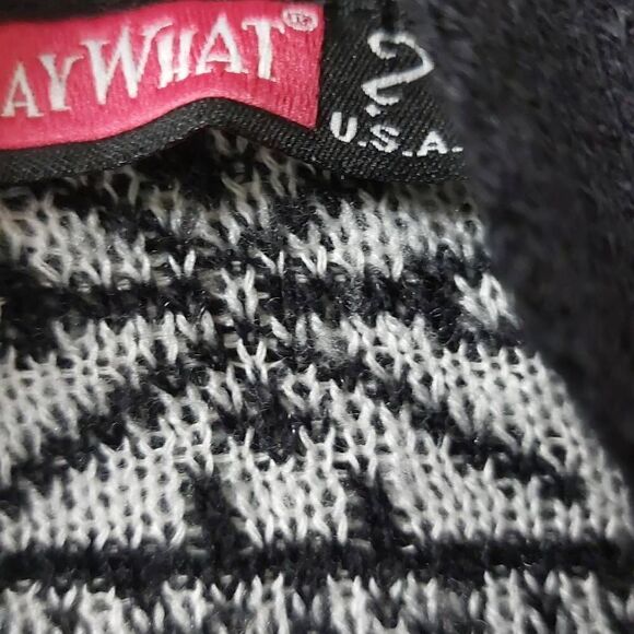 WOMEN  OFF shoulder Sweater  Size os - Picture 2 of 3